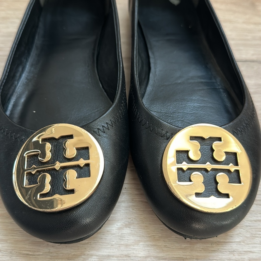 Tory Burch Minnie Ballet Flat in black/gold size 6.5 - Picture 6 of 6